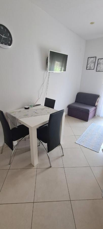 Apartman Scotti Kaštela Eksteriør billede